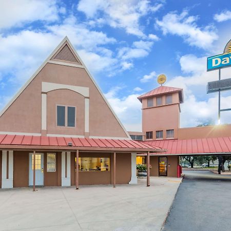 Days Inn By Wyndham San Antonio Splashtown/Att Center Exteriér fotografie