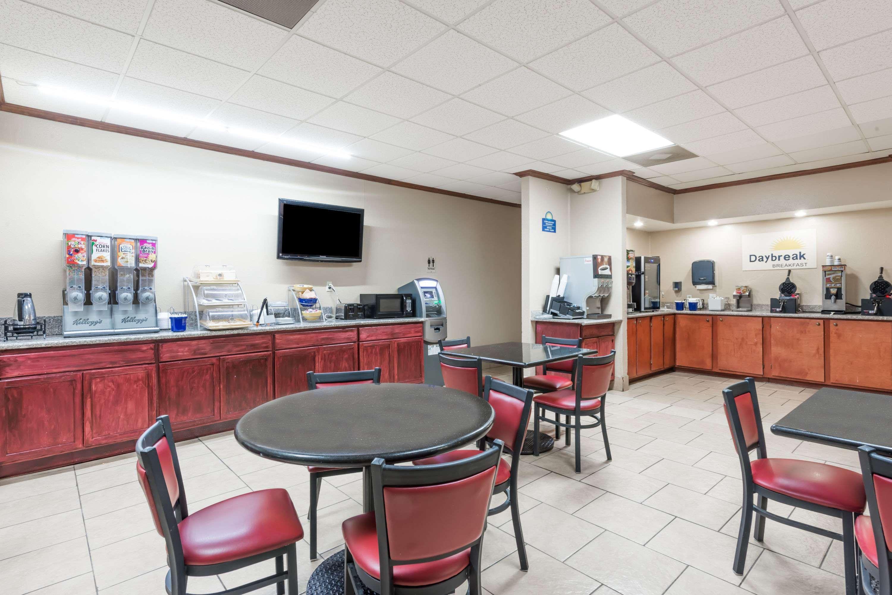 Days Inn By Wyndham San Antonio Splashtown/Att Center Exteriér fotografie
