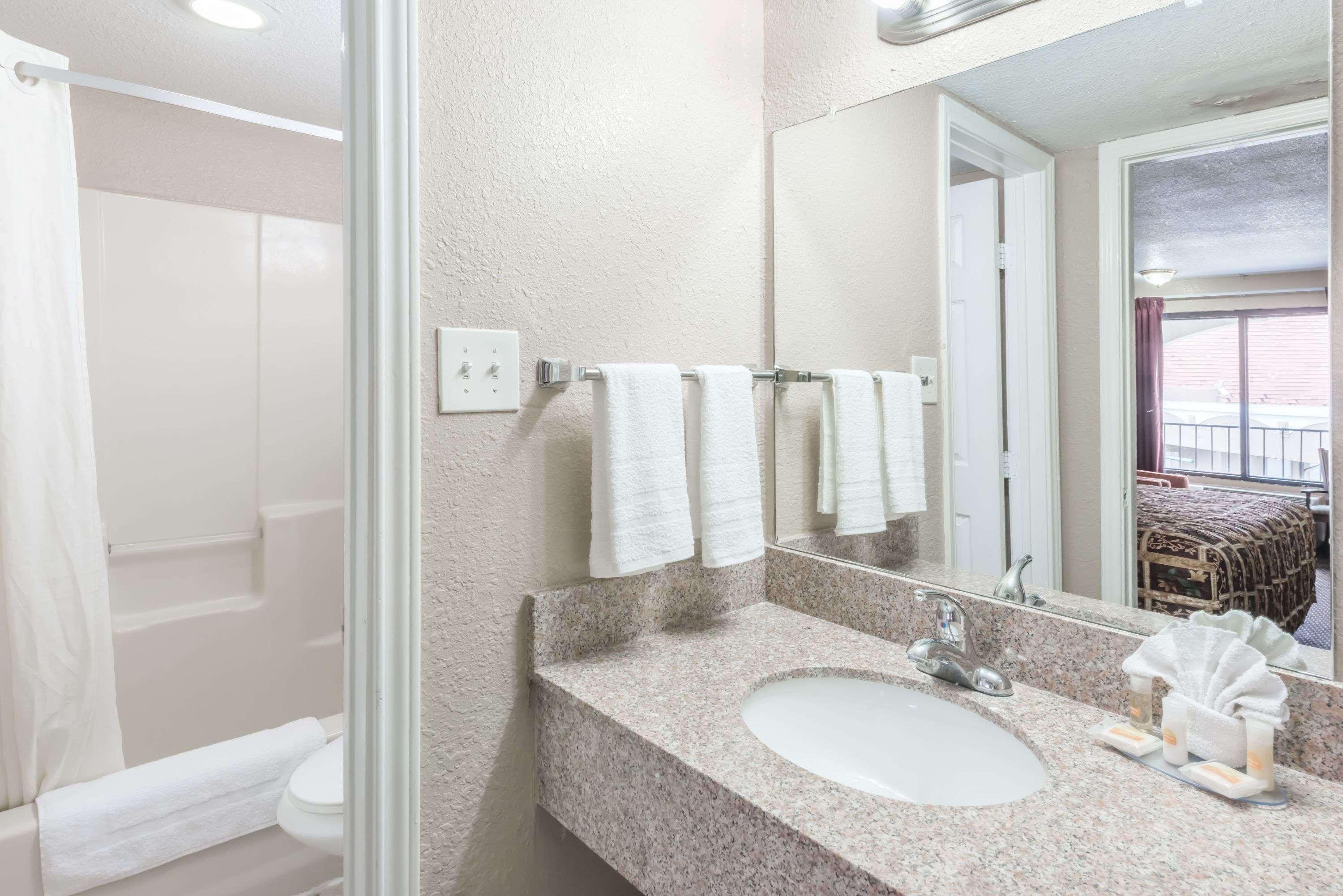 Days Inn By Wyndham San Antonio Splashtown/Att Center Exteriér fotografie
