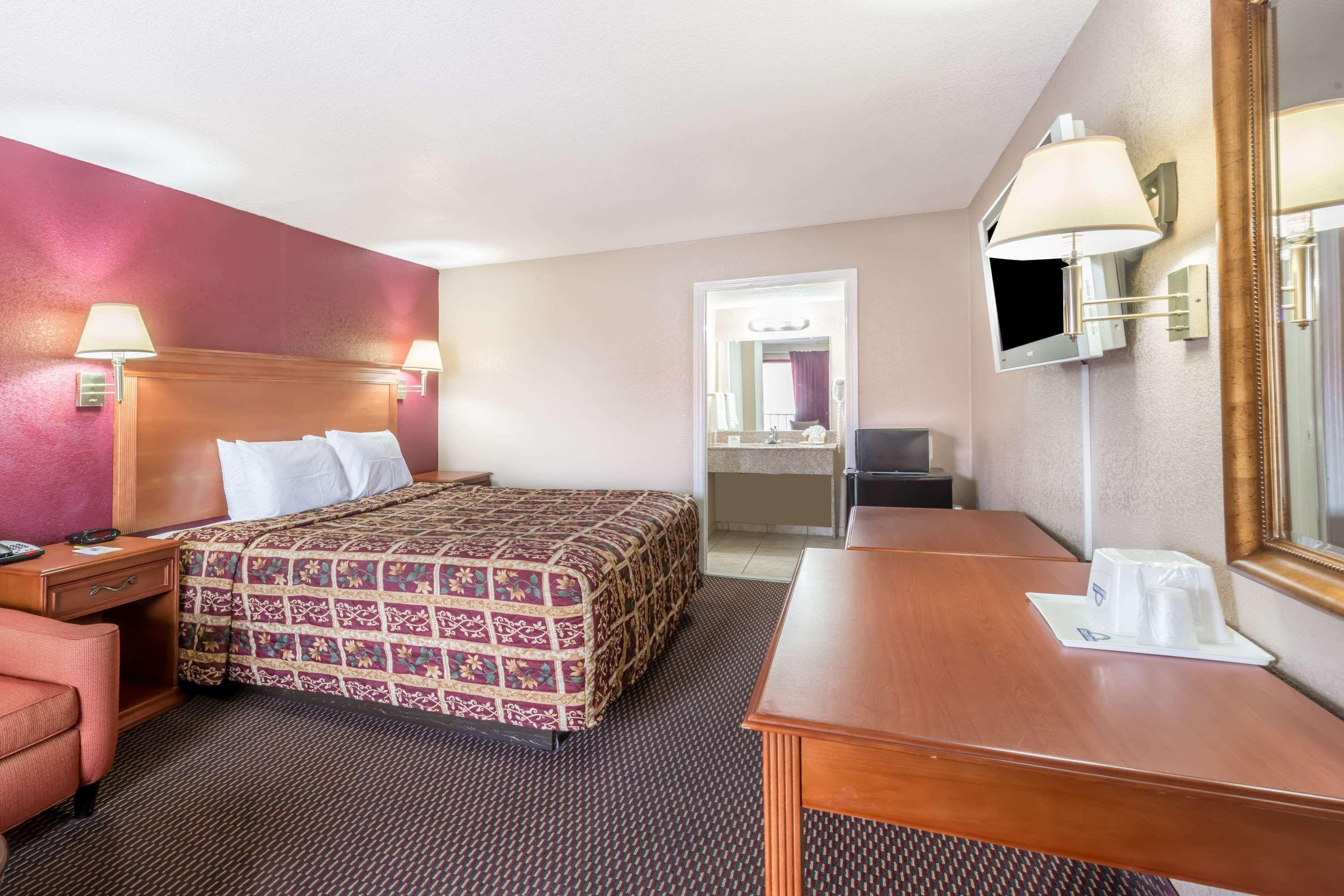 Days Inn By Wyndham San Antonio Splashtown/Att Center Exteriér fotografie